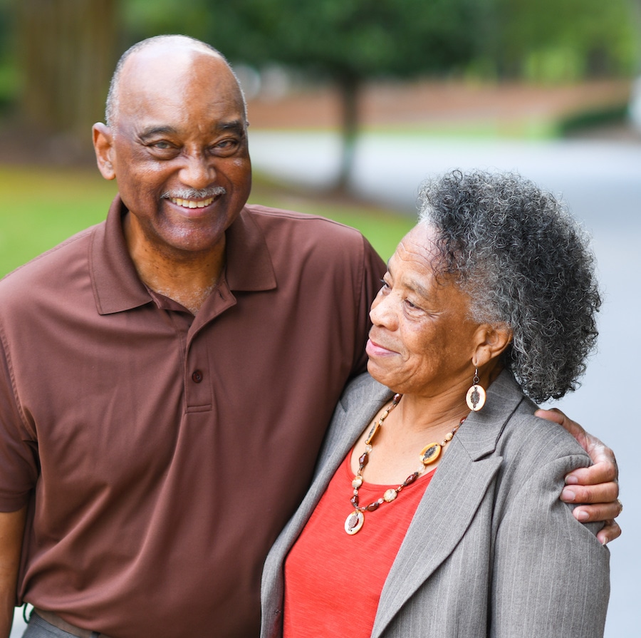 AdobeStock_121965300-man-woman-walking-sm